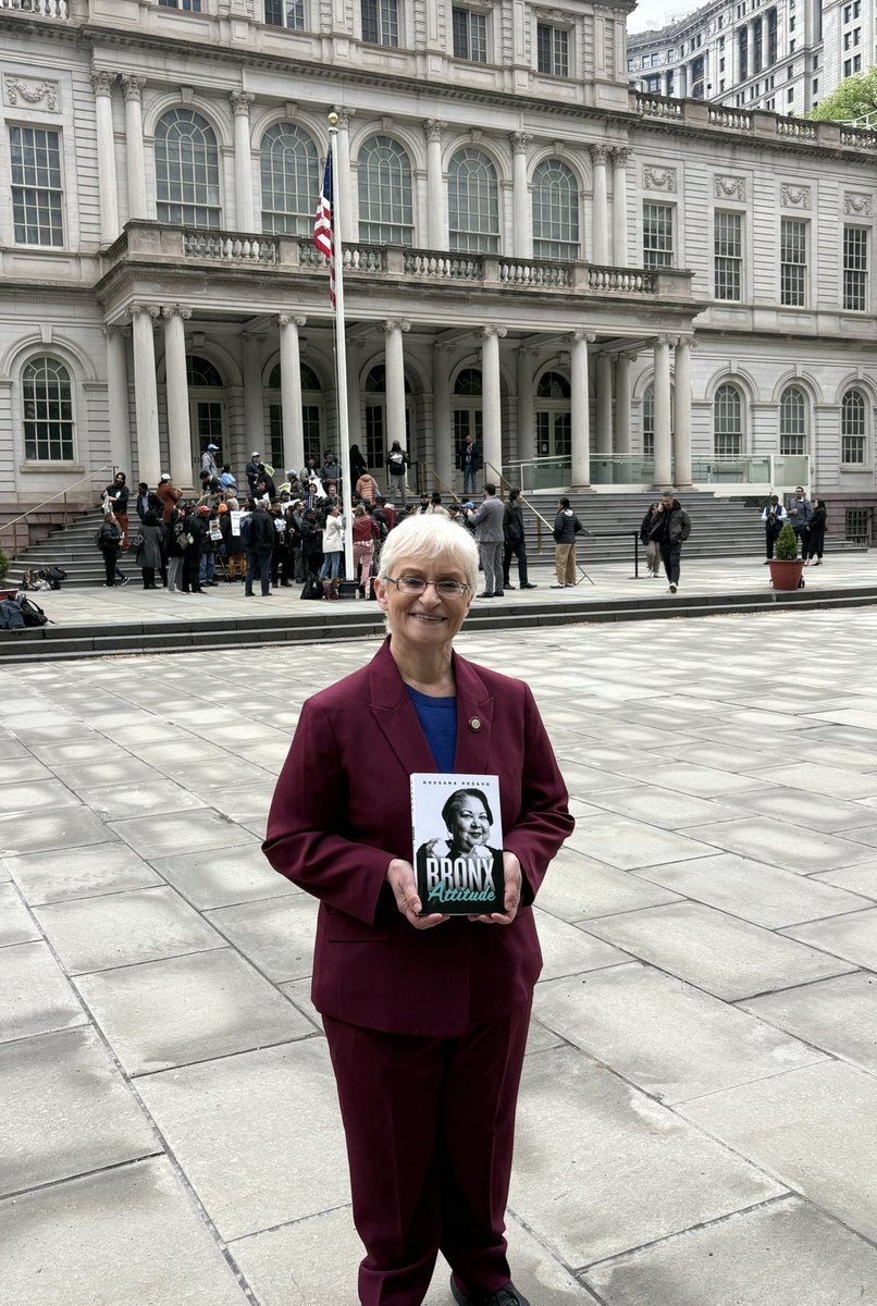 NYC Libraries tweet media