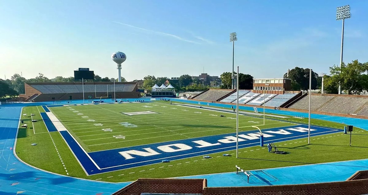 CallenMorrison's tweet image. Blessed to receive my second Division One offer from Hampton University!!
@COACHMALONE @CoachRayMalone @DHSFootball757 @WillVapreps @VaPrepsRivals