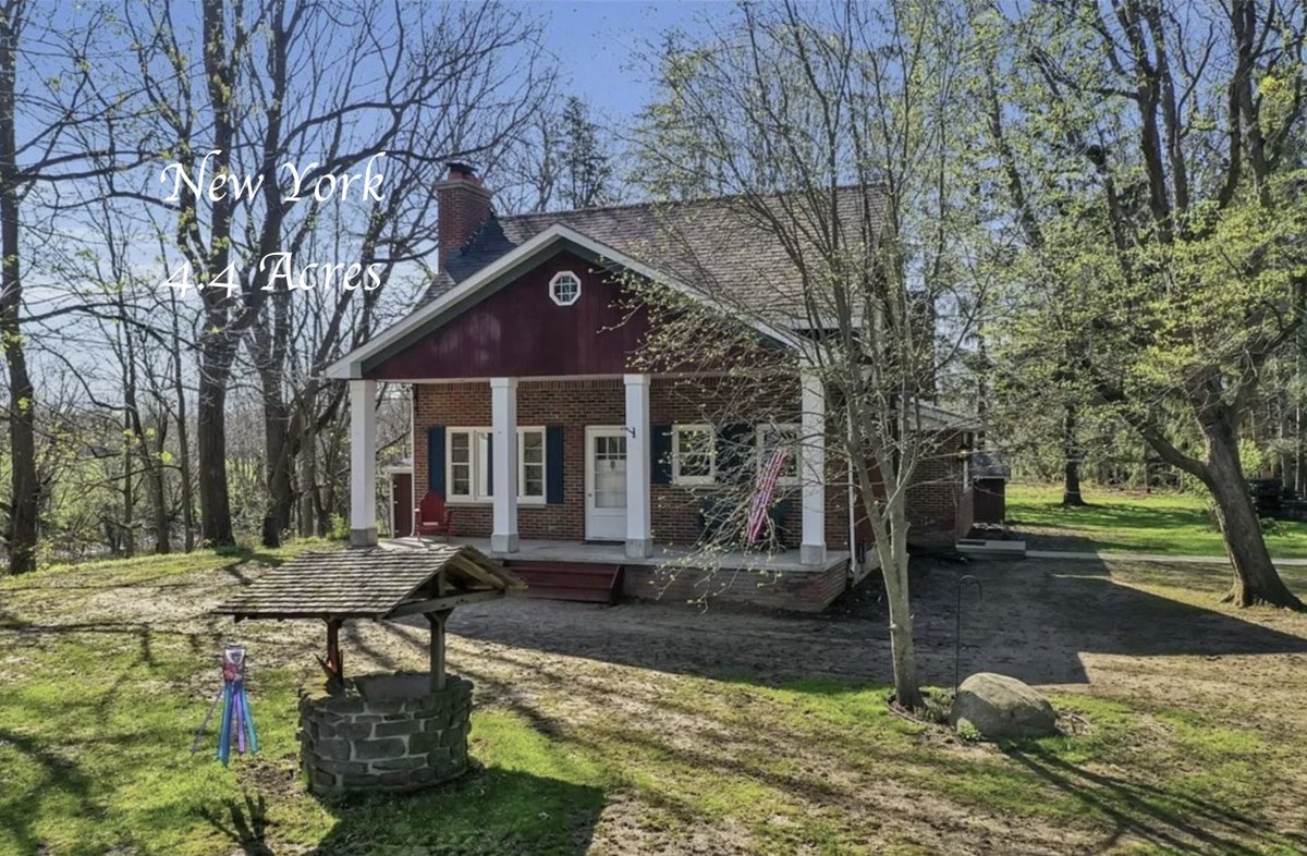 CountryLife717's tweet image. $389,900. c.1928 well maintained, nicely updated, #NewYork Country #Cottage  with garage and shed on 4.4 lovely #acres overlooking the Tonawanda Creek. countrylifedreams.com/c-1928-new-yor…