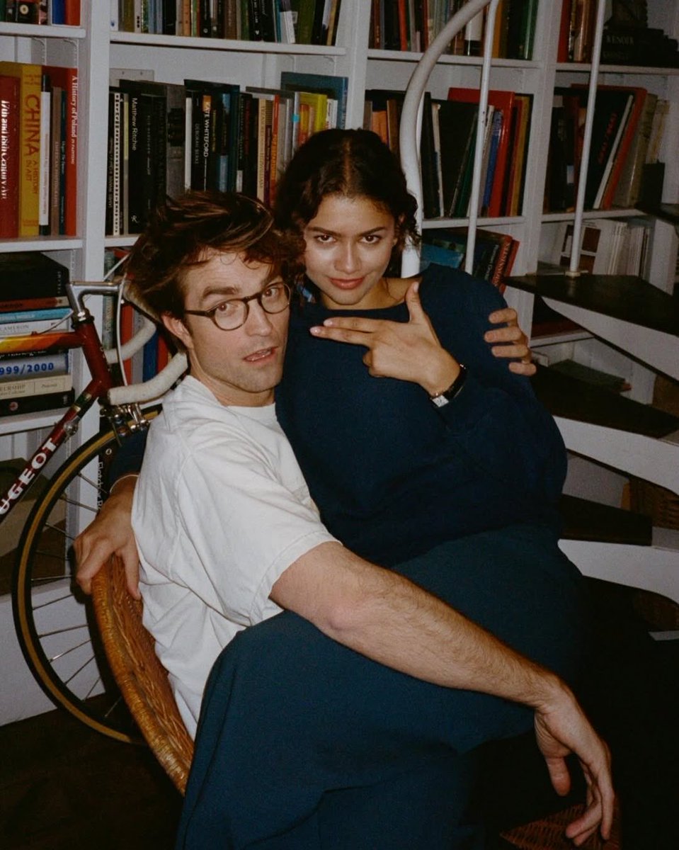 New look at Zendaya and Robert Pattinson in Kristoffer Borgli’s ‘THE DRAMA’. 📷

The film will be a available on digital on May 5.