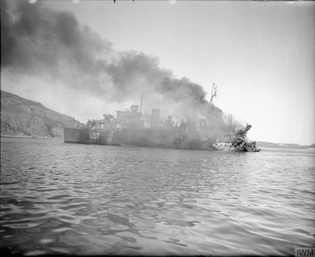 RNshiplosses's tweet image. 30 Apr 1940 // Sloop HMS Bittern was crippled by German dive-bomber attacks off Namsos, Norway, with 75 men killed, while protecting troop ships. She was scuttled by a torpedo from HMS Janus once her survivors were taken off. (Image @I_W_M: N 65) #RoyalNavy #WW2