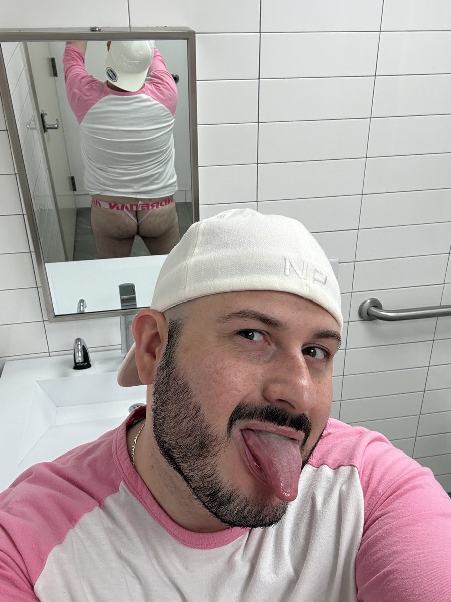 erico0310's tweet photo. Was feeling cheeky yesterday 😜 https://t.co/msyVOwDoEN