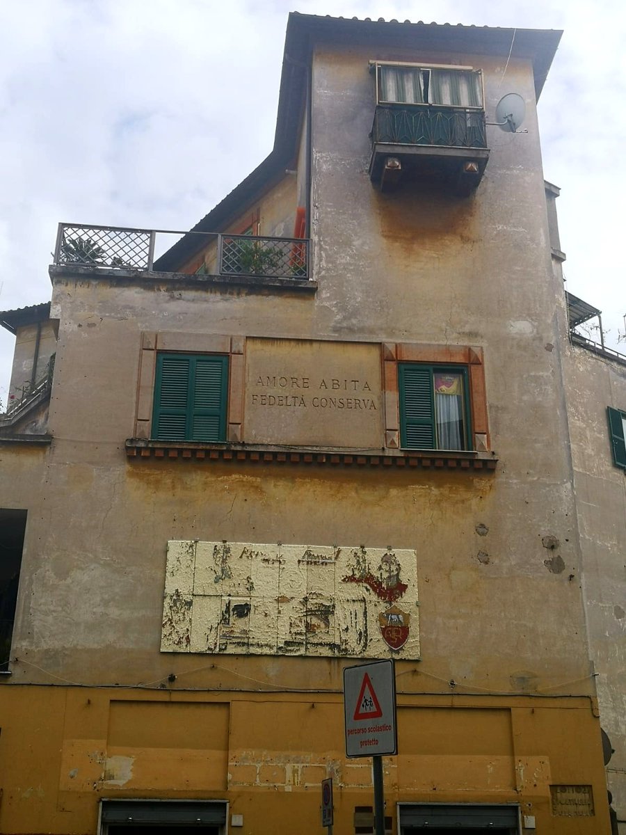 ghibanizza's tweet image. @LucreziaNeue chissà come se dice in latino. Servirebbe n'artro caffè.
#Roma