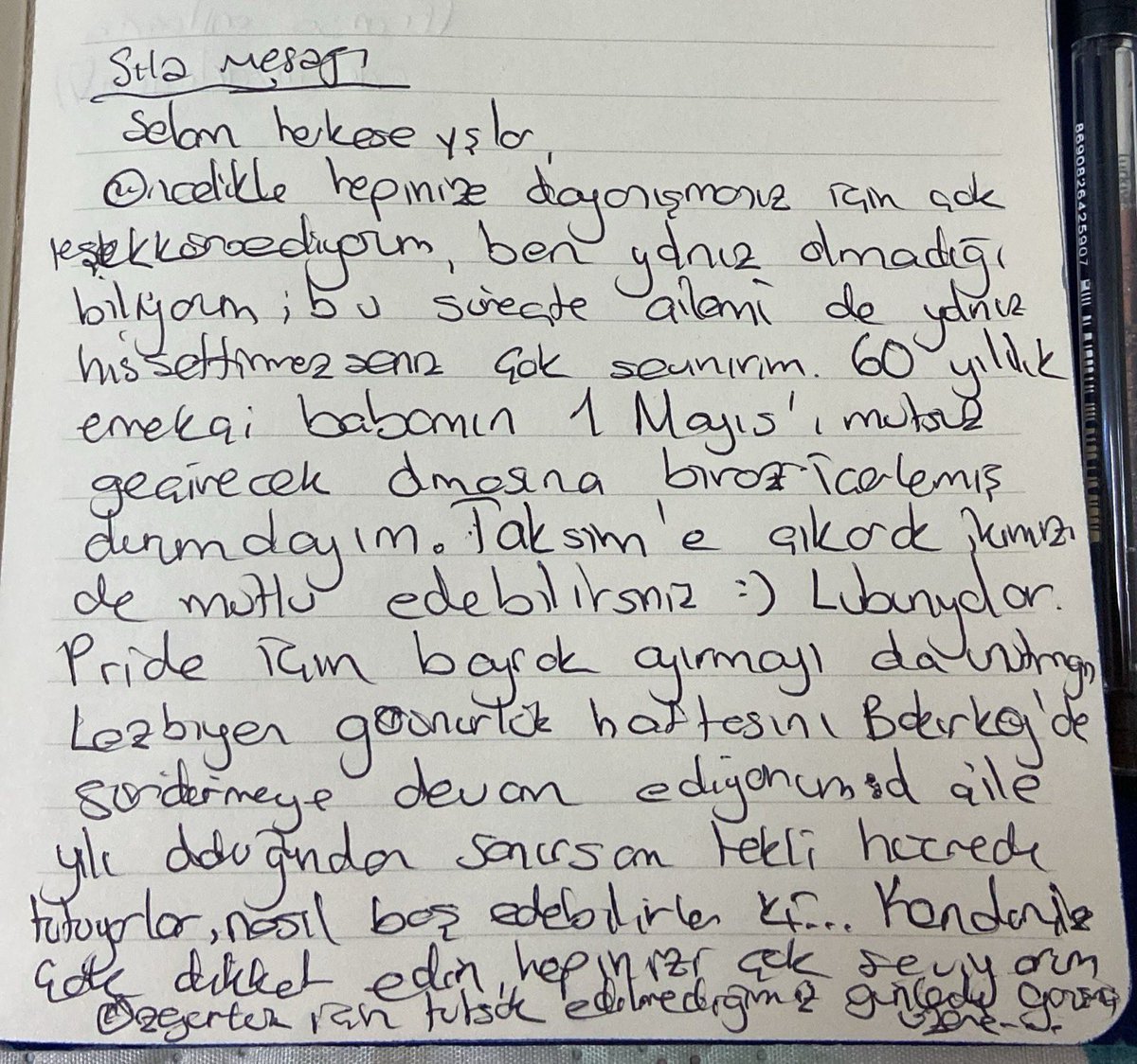 Eylemeozgurluk's tweet photo. eylem’den mesaj var. herkese selamlarını iletiyor. “aile yılı olduğundan sanırsam, tekli hücrede tutuyorlar. nasıl baş edebilirler ki” diye de ekleyip, özgürlük için tutsak edilmediğimiz günlerde görüşmek üzere diye de bitirmiş, 1 mayıs’a hepimizi taksim’e çağırıyor :) https://t.co/ilDNxLUxaH