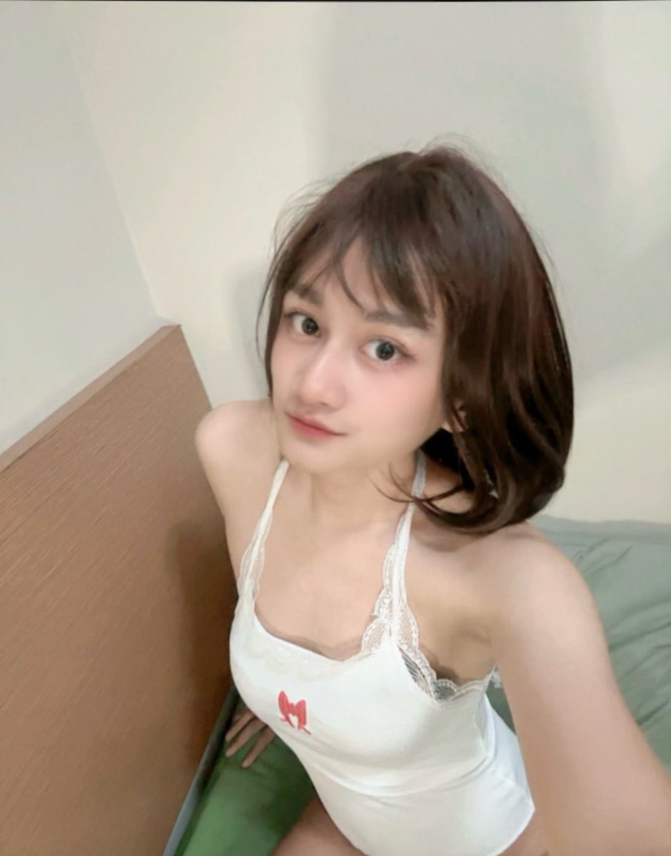 Natasha tweet media