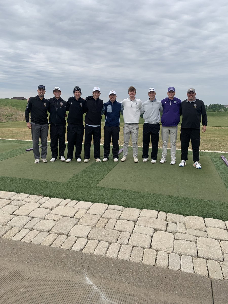 os_falcon_golf's tweet photo. Falcons are headed west to Hutch for the big one tomorrow! Made a pit stop in Manhattan to catch up with a Falcon legend, Tyler Strong! #OnePositive https://t.co/etXNa3osh8