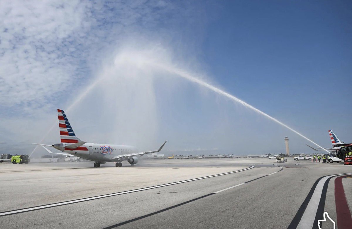 gilpinto's tweet photo. Hoy se reanudan los vuelos de América Airlines a Venezuela, tras 7 años de suspensión. En 2019, AA fue la última aerolínea 🇺🇸 en salir de 🇻🇪 , en medio del reconocimiento del autoproclamado Juan Guaidó y las presiones económicas y diplomáticas contra el gobierno venezolano. https://t.co/XHLGBP64hN