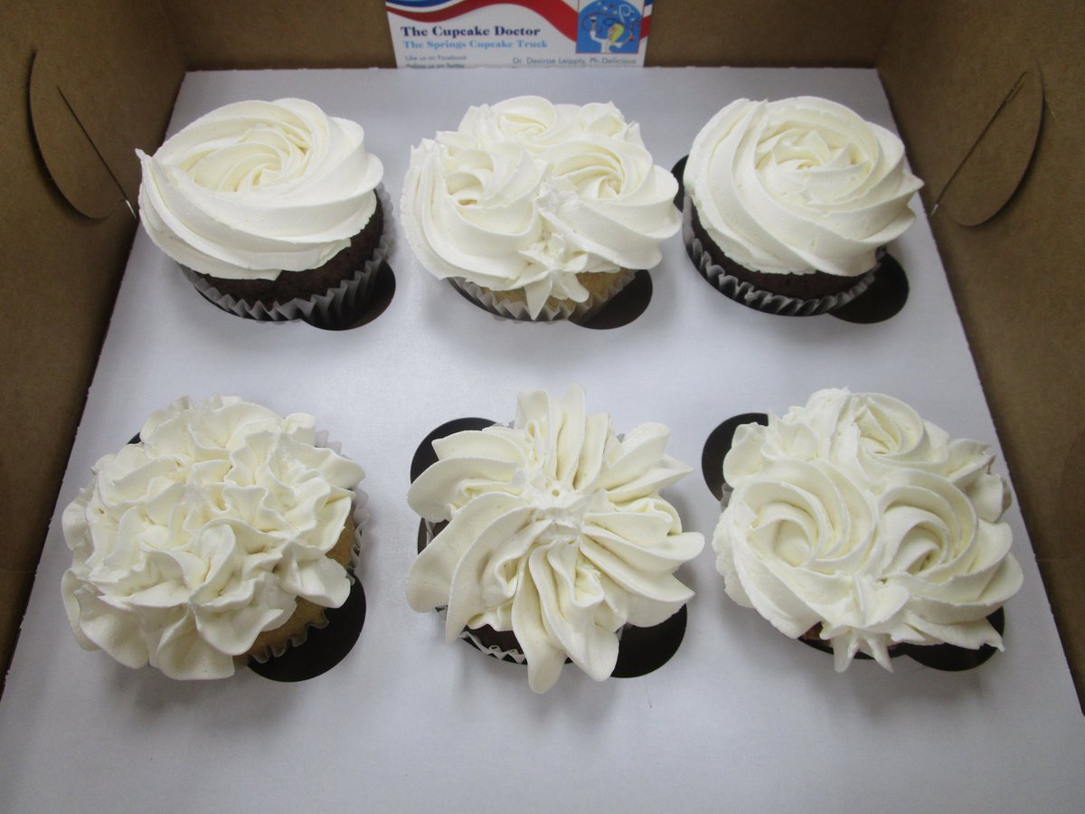 thecupcakedoc's tweet image. Thursday flavors: Wedding Cake, the Dr.'s Spiked Coffee, Pina Colada, the South Carolinian, Strawberry Margarita, Sensational Strawberry, Boston Cream Pie, Coconut Avalanche, Almond Joy, Chocolate, Peak, Red Velvet, and Vanilla #cupcakes!