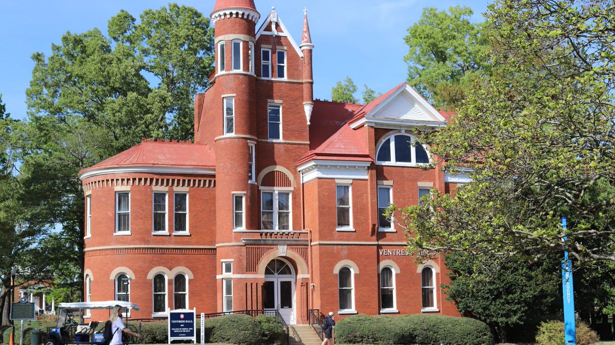 umlibarts's tweet photo. Ventress in the Spring >>> 🌷 ⛅ 
#umlibarts #ventress #hottytoddy https://t.co/eeOgiBaC75