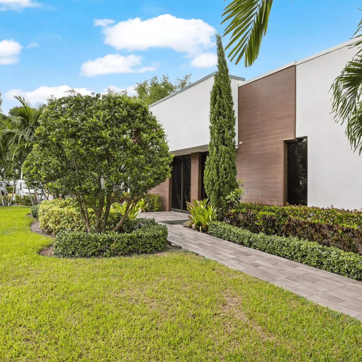 LandaetaDenice's tweet image. Fort Lauderdale Opportunity

Active commercial listing at 2775 NW 63rd Ct, Fort Lauderdale, FL 33309. A strategic opportunity in one of Broward County’s most connected industrial and business locations.

#FortLauderdale #CommercialRealEstate #CommercialPropertyForSale