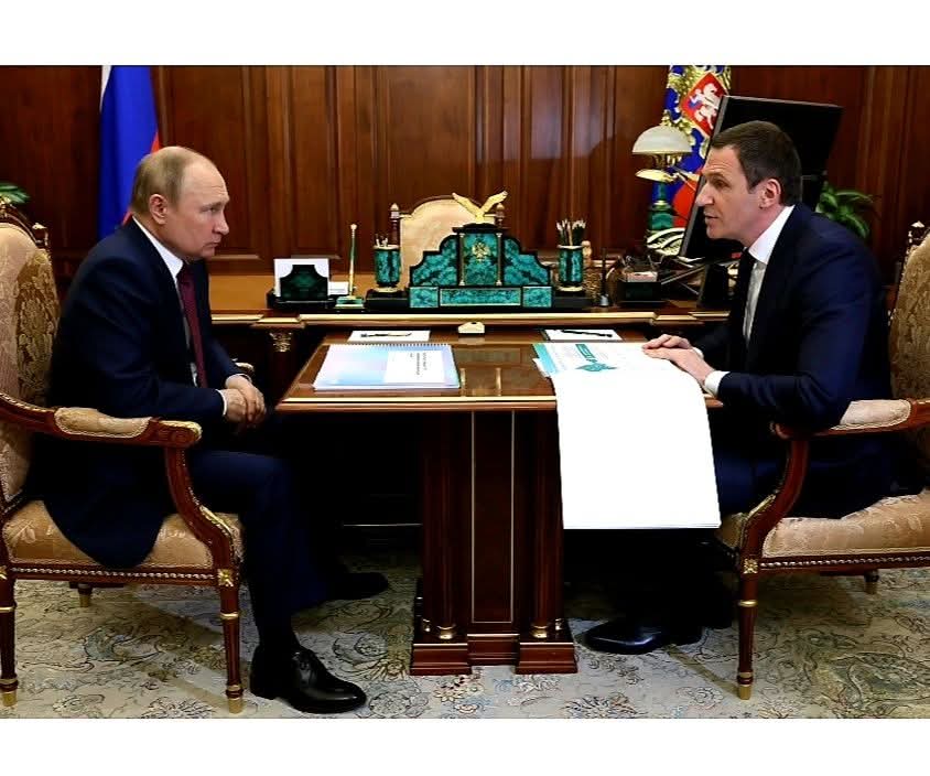 MykhailoRohoza's tweet image. THIS HAS NEVER HAPPENED BEFORE!
A Russian deputy minister has fled the country ❗
Deputy Minister of Natural Resources and Ecology Denis Butsaev has reportedly fled Russia via Belarus.
This is the first known case of a high-ranking official escaping. (In recent years, four deputy