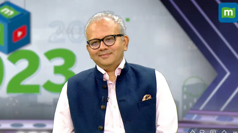 moneycontrolcom's tweet image. Former Julius Baer India CEO Ashish Gumashta is building a new wealth and asset management firm alongside star fund manager Roshi Jain, marking a high-profile shake-up in India’s private wealth space.

✍️ By @N_Mahalakshmi_ 

#WealthManagement #Markets #AssetManagement #IndiaInc
