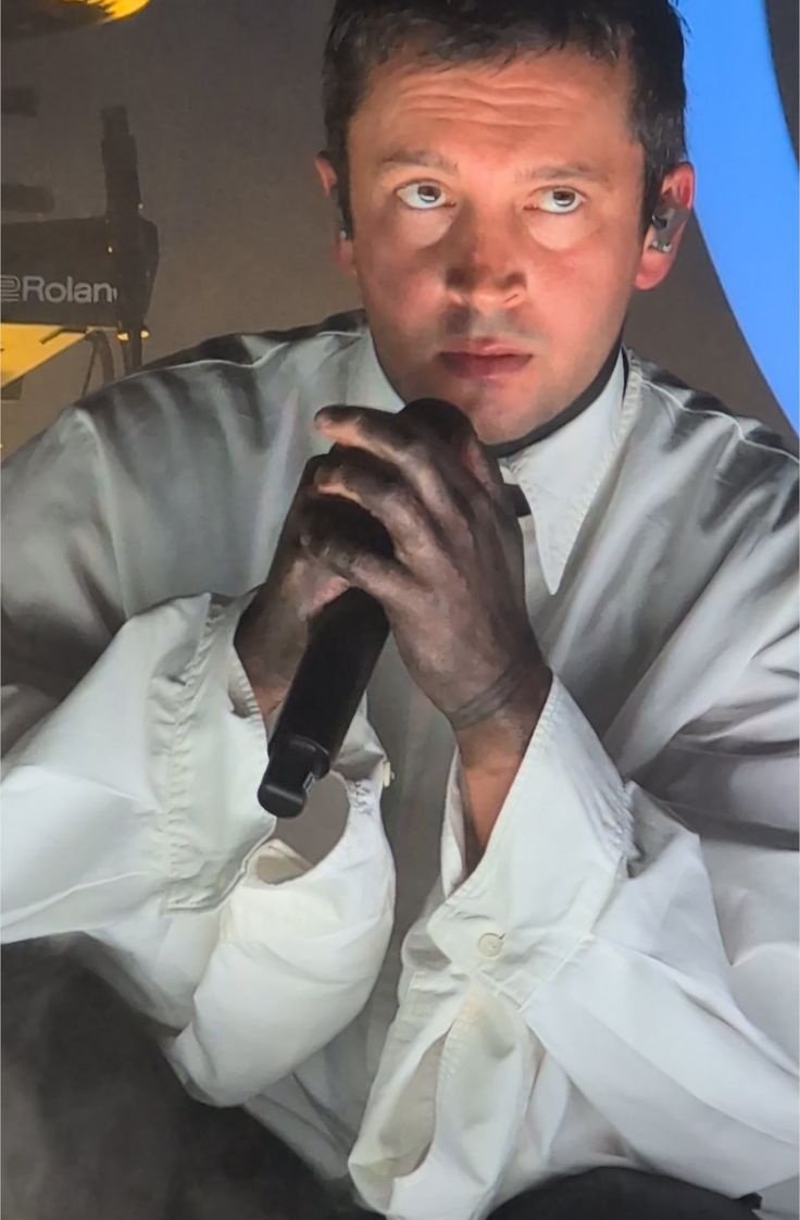 tyler joseph once said |-/ APE ꜱʜᴀᴋʏ ᴋɴᴇᴇꜱ OC tweet media