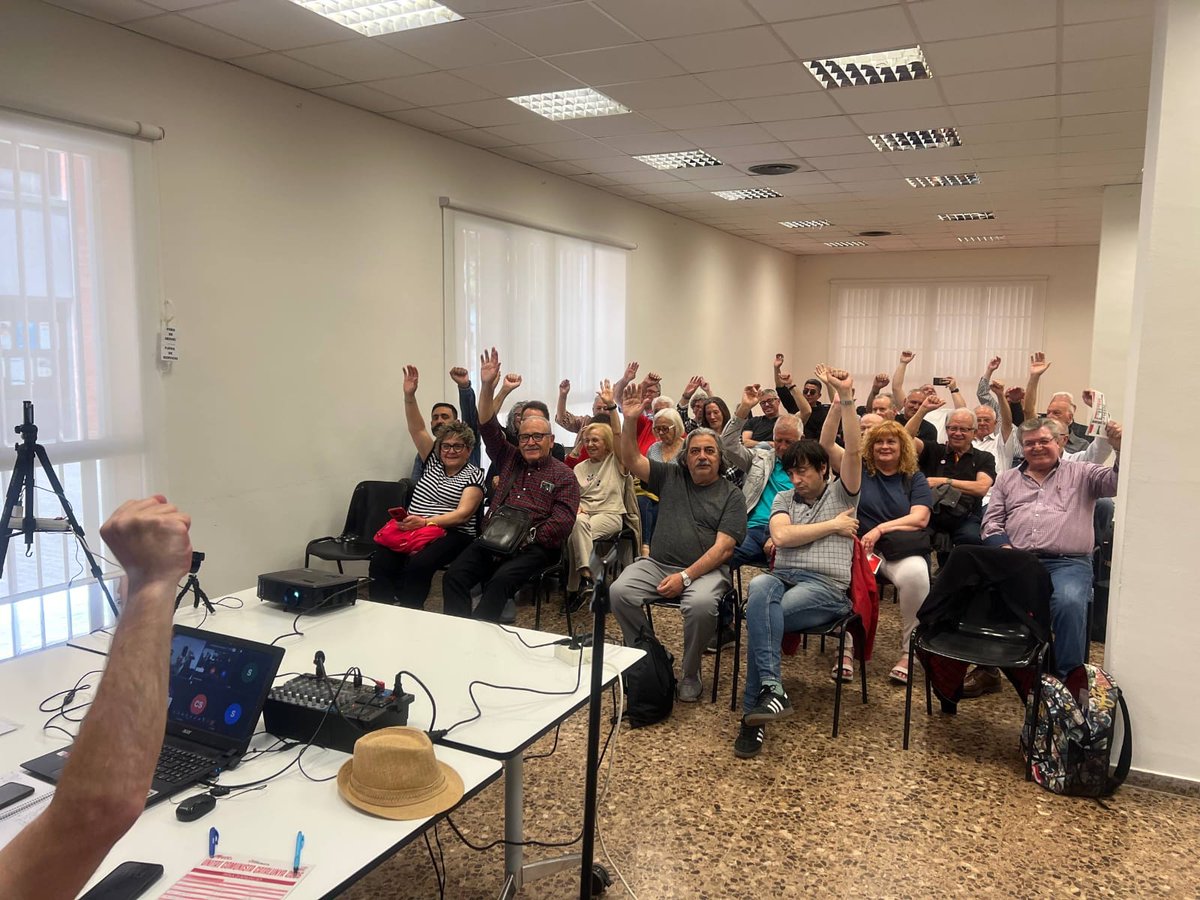 espaicomunista's tweet photo. Diumenge passat vam endegar la fase final del procés de UNITAT COMUNISTA CATALUNYA 2026. Al 90 aniversari de l'històric PSUC, els i les comunistes d'ESPAI COMUNISTA fem el pas! @PSUC_Viu https://t.co/JVV9MqxCFS