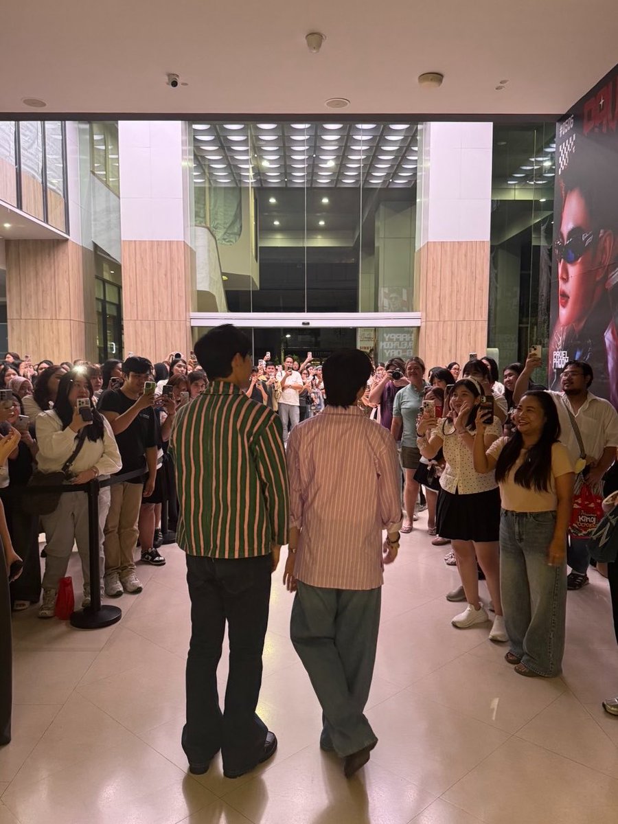 Vilaaaaa_m's tweet photo. ขอบคุณนะคะ #PeoPle 🫶🏻🙏

#PearlPeak 
#หลงกลิ่นเกสร #FlowerBoyTH https://t.co/pML9KwLKQT
