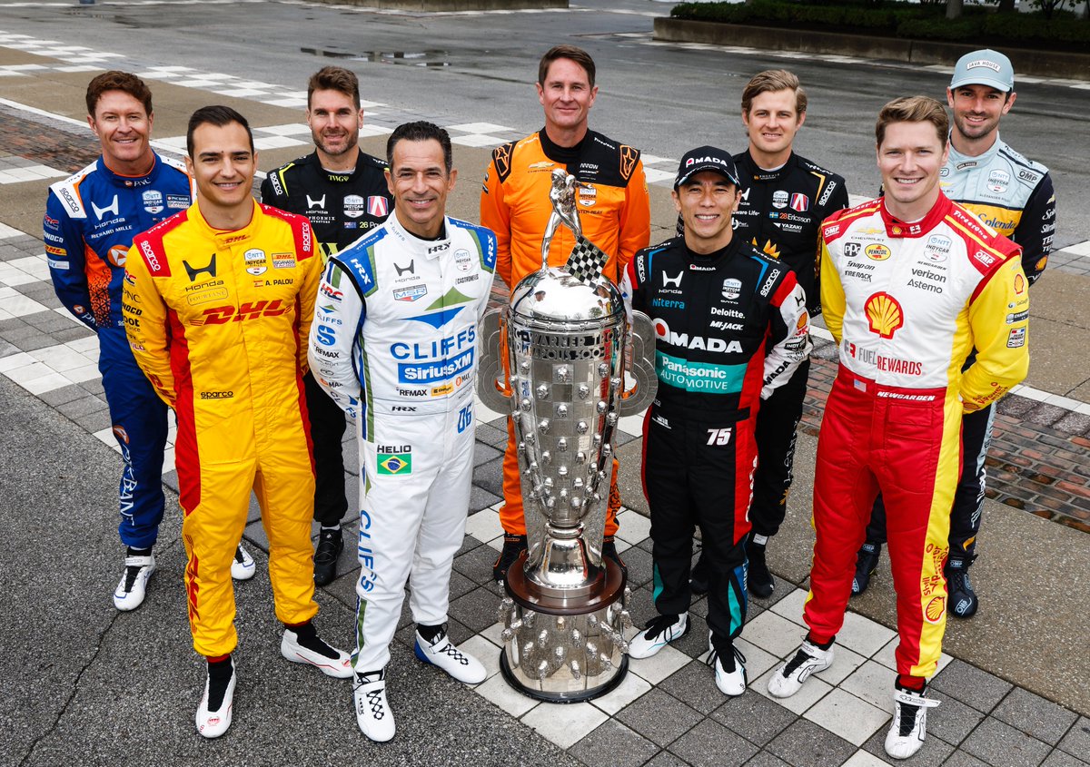 SHUNCK's tweet image. #tbt - Taken 27 hours ago - what a throwback!

😍this photo &amp;amp; everything about it!

BIG thanks to all 9 drivers &amp;amp; their teams for taking time to help - everyone showed up on time or early. From individual shots to group shots with the @BorgTrophy it took less than 14 minutes 😃🏆