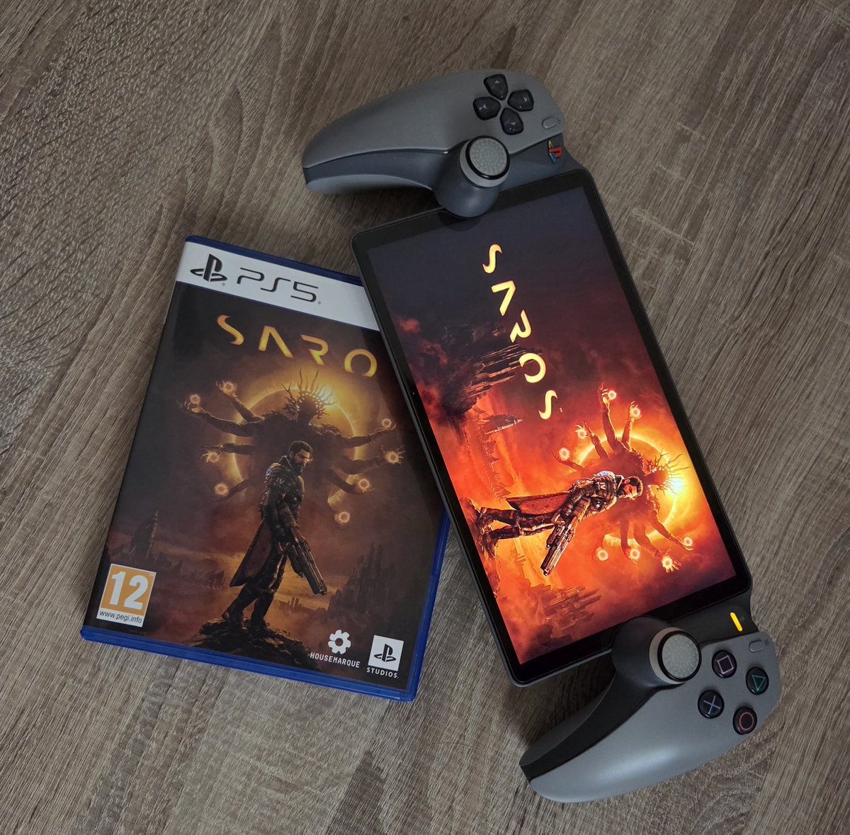 Laus_IX's tweet image. ¡Es juernes y Saros lo sabe!

Ya tenía ganas de un juego así, en tercera persona, con combates frenéticos tipo bullet hell, en los que tienes que esquivar constantemente mientras no paras de disparar.

Más juegos así en vena por favor ✨️🎮

#Saros #PlayStation