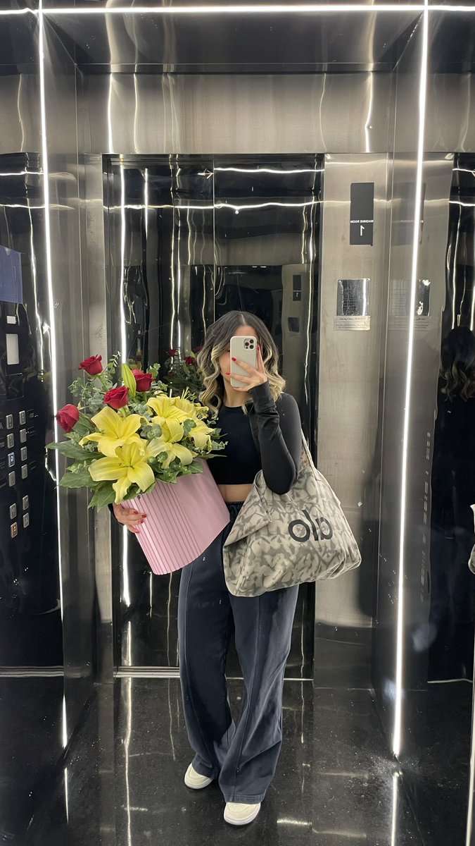 ری را🪭 tweet media