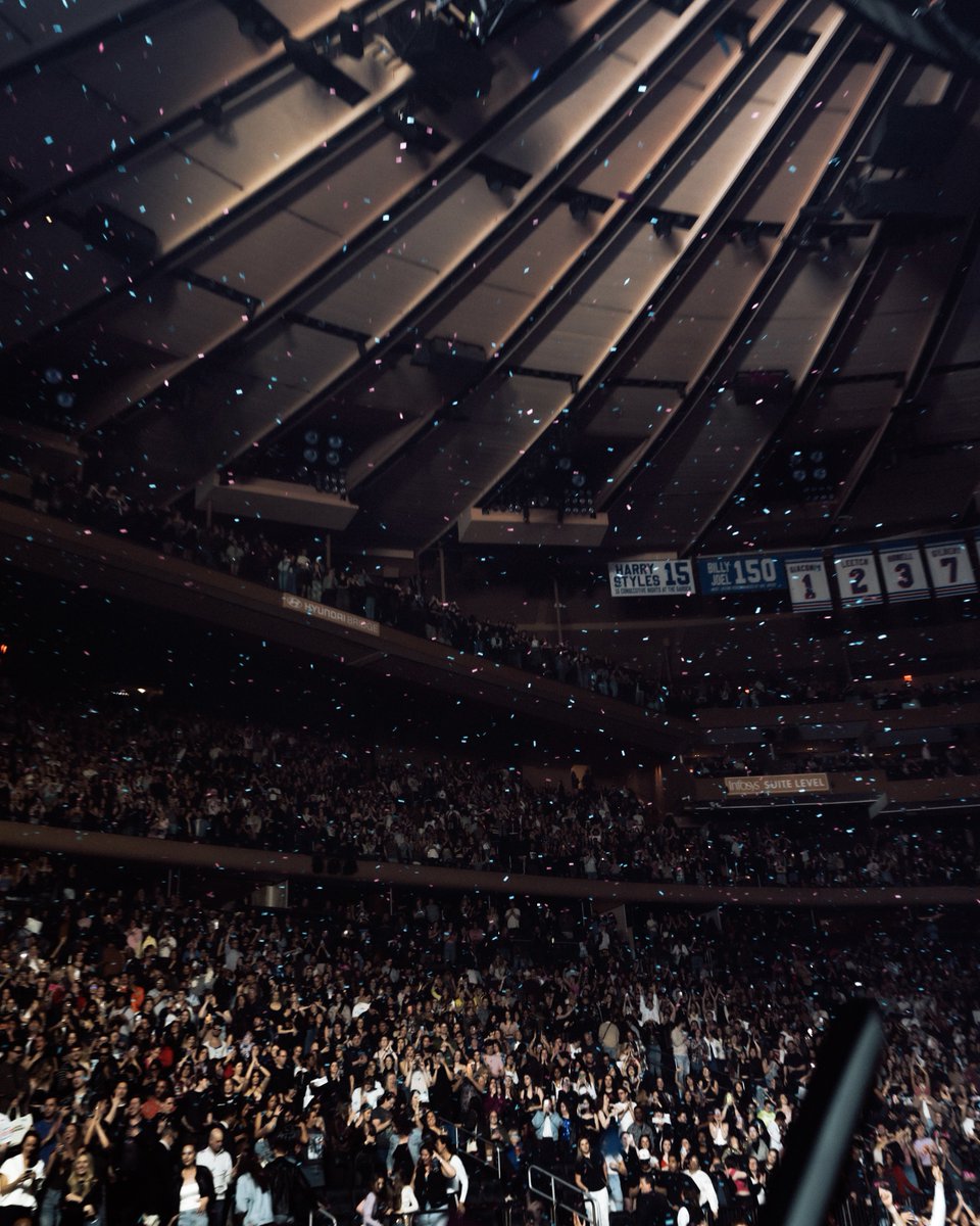 Demi HQ tweet media