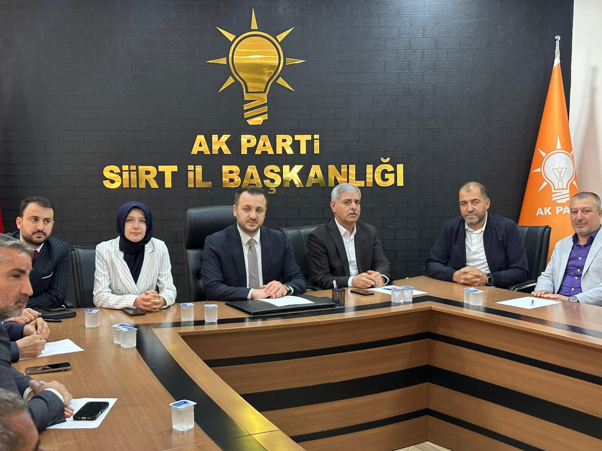 AvCanerOzturan's tweet photo. İlçe ve Belde Başkanlarımız ile istişare ve değerlendirme toplantımızı gerçekleştirdik.

Toplantımızda, üye kazanımı ve üye ziyareti başta olmak üzere teşkilat çalışmalarımızı ele aldık.

Toplantımızın partimiz ve ilimiz adına hayırlara vesile olmasını temenni ediyorum.

#Siirt
#TürkiyeYüzyılı