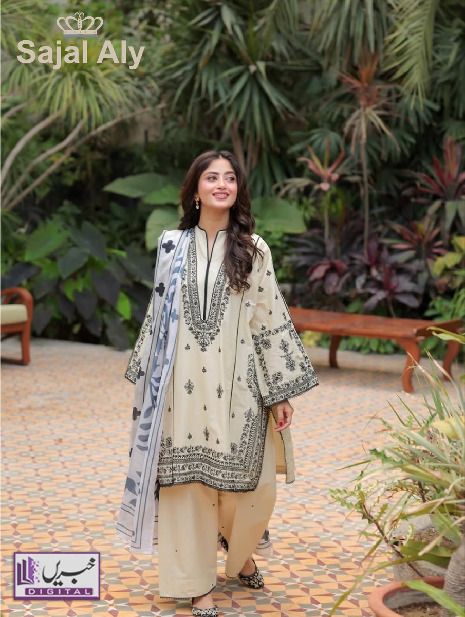 daily_khabrain's tweet photo. Sajal Aly

#SajalAly #SajalAli #PakistaniActress #Lollywood #PakistaniDrama #Showbiz #EntertainmentNews #CelebrityNews #ActingQueen #DramaQueen #PakCelebrities #FilmIndustry #khabraindigital
@sajalaliactress https://t.co/1ScQaKzUYw
