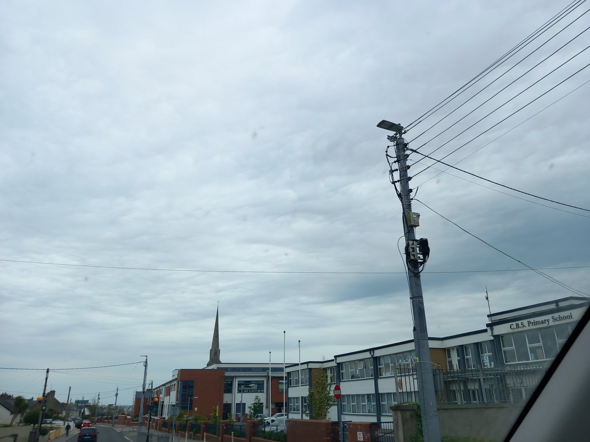 djtgoodie's tweet image. Just look at the state of that so-called cloud formation 🤐
Big massive thick sheet of Chemicals....
Different sprays for different days ! 💨💨💨💨✈️
#WeatherModification #WeatherWarfare @MetEireann @metoffice @CarlowWeather