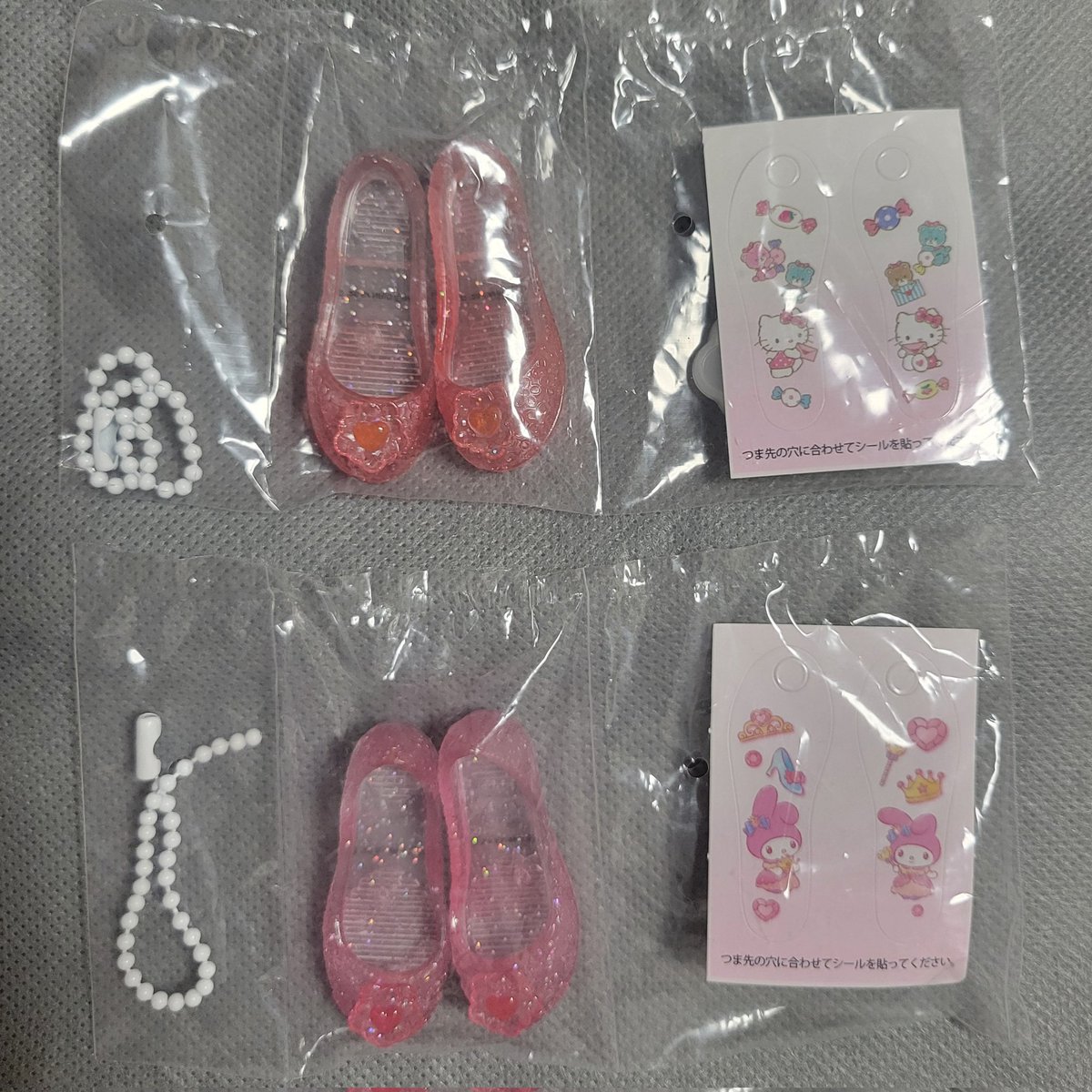 mayarinrin2000's tweet photo. 【交換希望】
サンリオキャラクターズ
mini キッズサンダル
ガチャ ガチャガチャ カプセルトイ

譲： キティ ハローキティ
　　 マイメロ マイメロディ

求： シナモン シナモロール

都内新宿～渋谷周辺手渡し
郵送も可能
#サンリオ交換 https://t.co/5aXfelMJ0K
