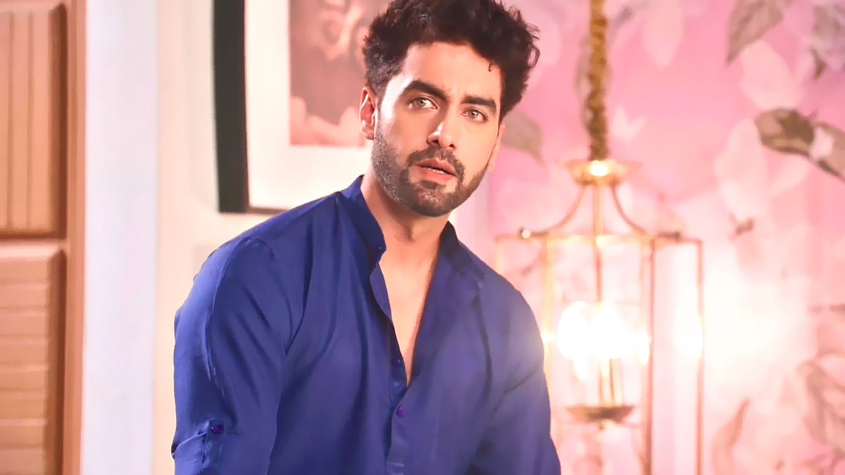 TaaronKiRoshni's tweet image. Rohit looked damn handsome in this night suit🥵❤️🔥

#yrkkh #yrkkh4 #ArmaanPoddar #RohitPurohit @ROHITPUROHIT00