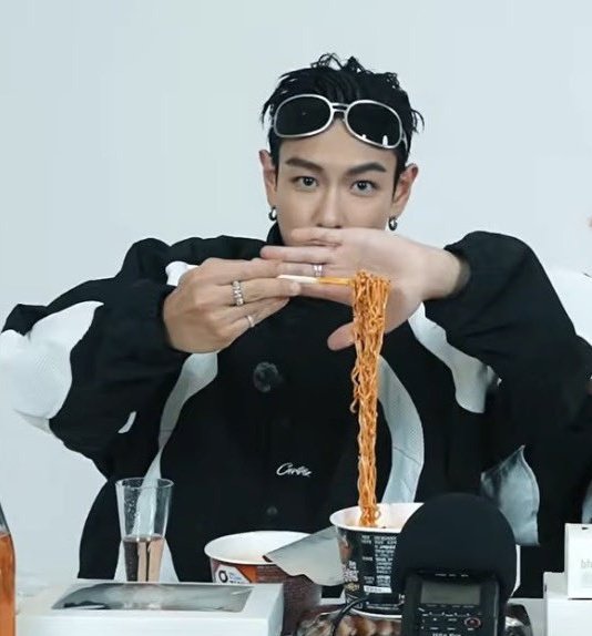 Maskin ga flex ka lang sa food gwapo gyapon kay ka🥺