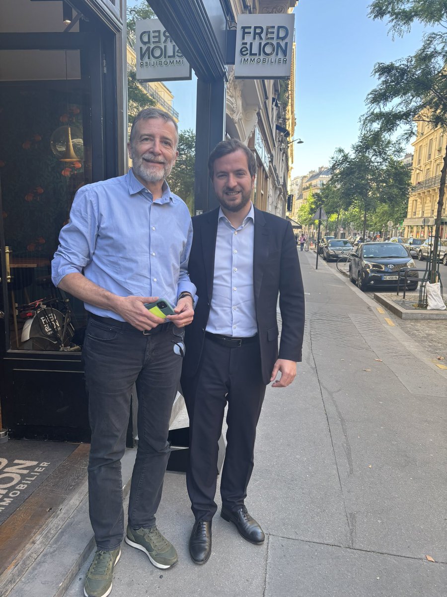 De belles rencontres cet après-midi avec les commerçants de la rue du Rocher et de la rue de Turin : développement économique, embellissement des quartiers, solutions innovantes… nos commerçants ont du talent ! 💯👏🏻🚀
La mairie du 8e sera à votre écoute 🗣️👂🏻
#Paris8 #commerce