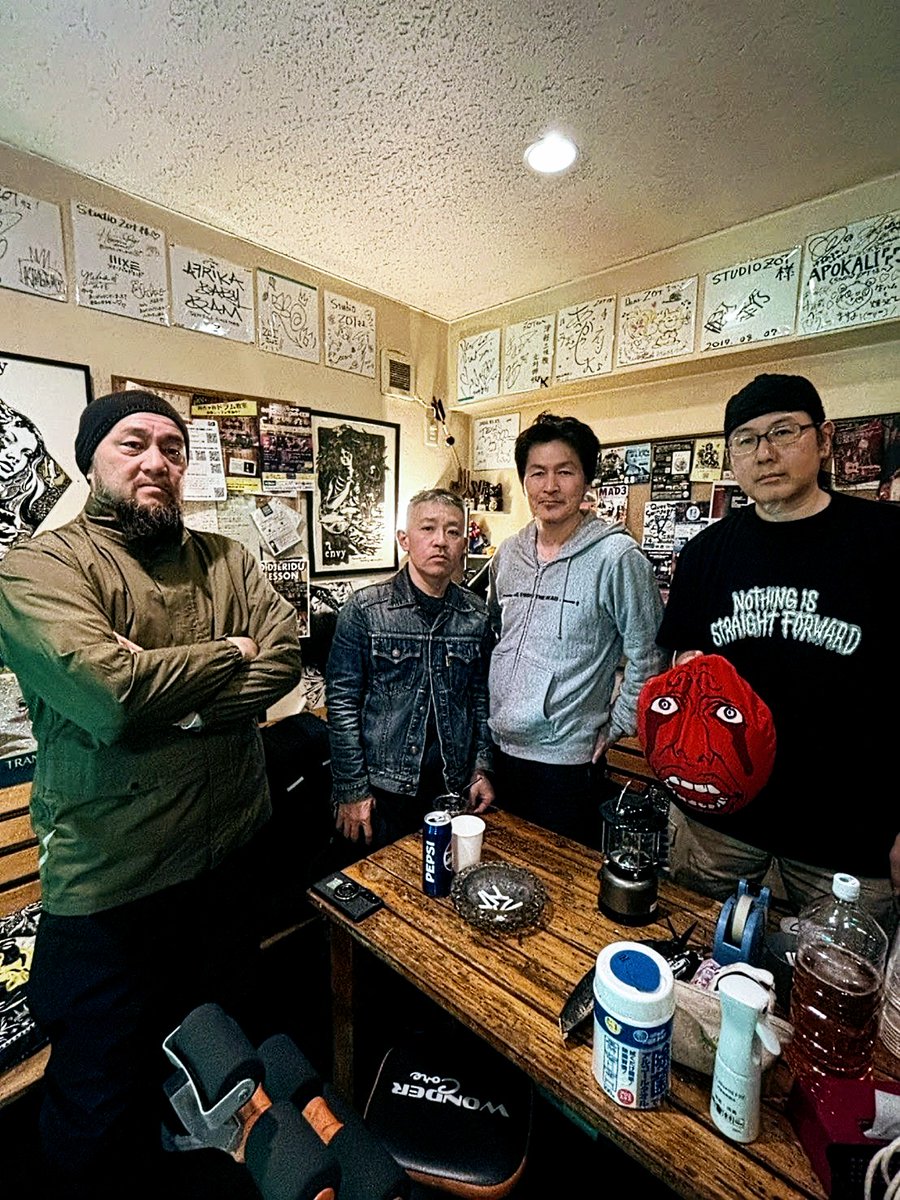 awaked666's tweet photo. 【HELLCHILD】戦いに備える4人🔥5/5㈷@下北沢シェルターにて決戦⚔️　

📸阿佐ヶ谷ZOTオーナーリョウ氏

#HELLCHILD
#ヘルチャイルド https://t.co/2EvGxAItLB