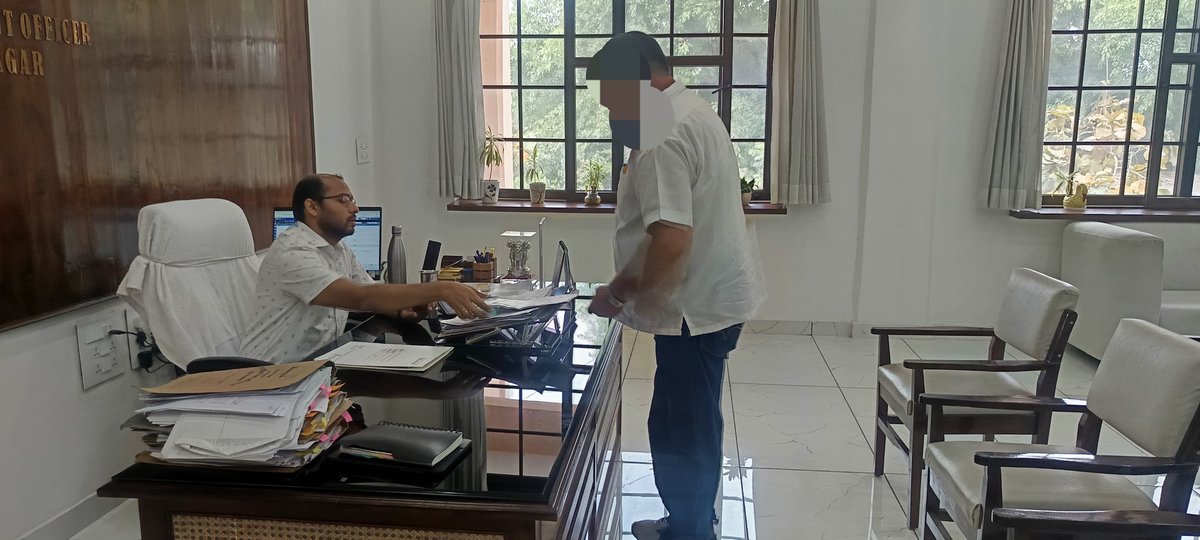 cdomzn's tweet photo. दिनांक 28 अप्रैल 2026 को मुख्य विकास अधिकारी द्वारा  कार्यालय कक्ष में जनसुनवाई की गई। एवं संबंधित को आवश्यक दिशा निर्देश दिए गए। 

#Muzaffarnagar #JanSunwai #GoodGovernance #UPGovt #ViksitBharat @CMOfficeUP @DmMuzaffarnagar @UPGovt https://t.co/kEDMZvyBFj