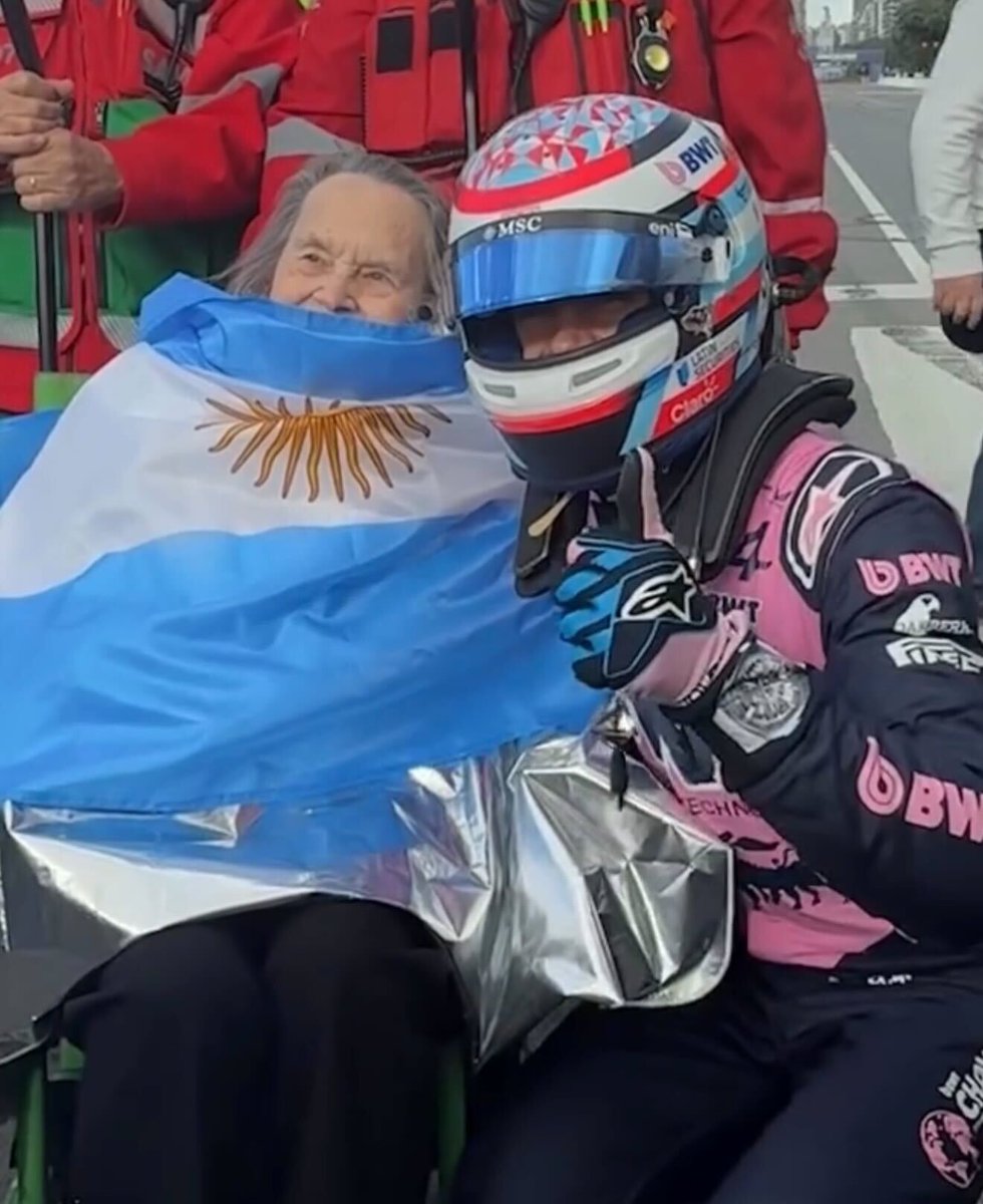 Franco Colapinto on his Grandma seeing him drive an F1 car for the first time in Buenos Aires:

🗣️ "I think it was one of the best days of her life - she was really happy." 🥹
