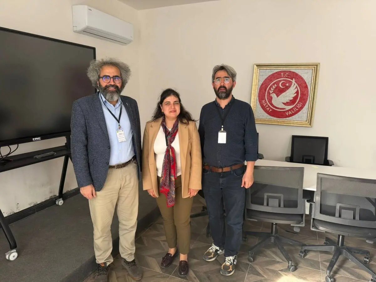 IUSosyolojiAras's tweet photo. Sosyoloji Araştırma Merkezi olarak ortağı olduğumuz ve AB Ufuk Avrupa Programı kapsamında desteklenen JustSafe Projesi Gönüllülük Çalıştayı, 16 Nisan 2026 tarihinde Hatay’da gerçekleştirildi. 

“Gönül(lü)-Bağları ve Gönüllü-Birlikte-Hareket’in Geliştirilmesi: Yerel Yönetim ve Kurumlarda Gönüllülük için Bir Çerçeve” temalı çalıştaya, proje yürütücümüz Prof. Dr. Murat ŞENTÜRK (@muratsenturke), araştırmacımız Doç. Dr. Mehmet Ali AKYURT (@yayliterazi) ve Hatay Mustafa Kemal Üniversitesi’nden Dr. Öğr. Üyesi Zehra Güngördü (@ZehraGungordu) katıldı.
#AB #UfukAvrupa #justsafe

@iuefsosyoloji @omerozdinc @mhanefitopal @adembaspinar @alirizasan

*
*
*
JustSafe Project Volunteering Workshop, in which the Istanbul University Centre for Sociology Research participates as a partner and which is funded under the EU Horizon Europe Programme, was held in Hatay on April 16, 2026.

The workshop, titled “Strengthening Volunties and Voluntact: A Framework for Volunteering in Local Governments and Institutions,” was attended by our project coordinator Prof. Dr. Murat ŞENTÜRK (@muratsenturke), our researcher Assoc. Prof. Dr. Mehmet Ali AKYURT (@yayliterazi), and Asst. Prof. Dr. Zehra Güngördü (@ZehraGungordu) from Hatay Mustafa Kemal University.
#EU #HorizonEurope #JustSafe