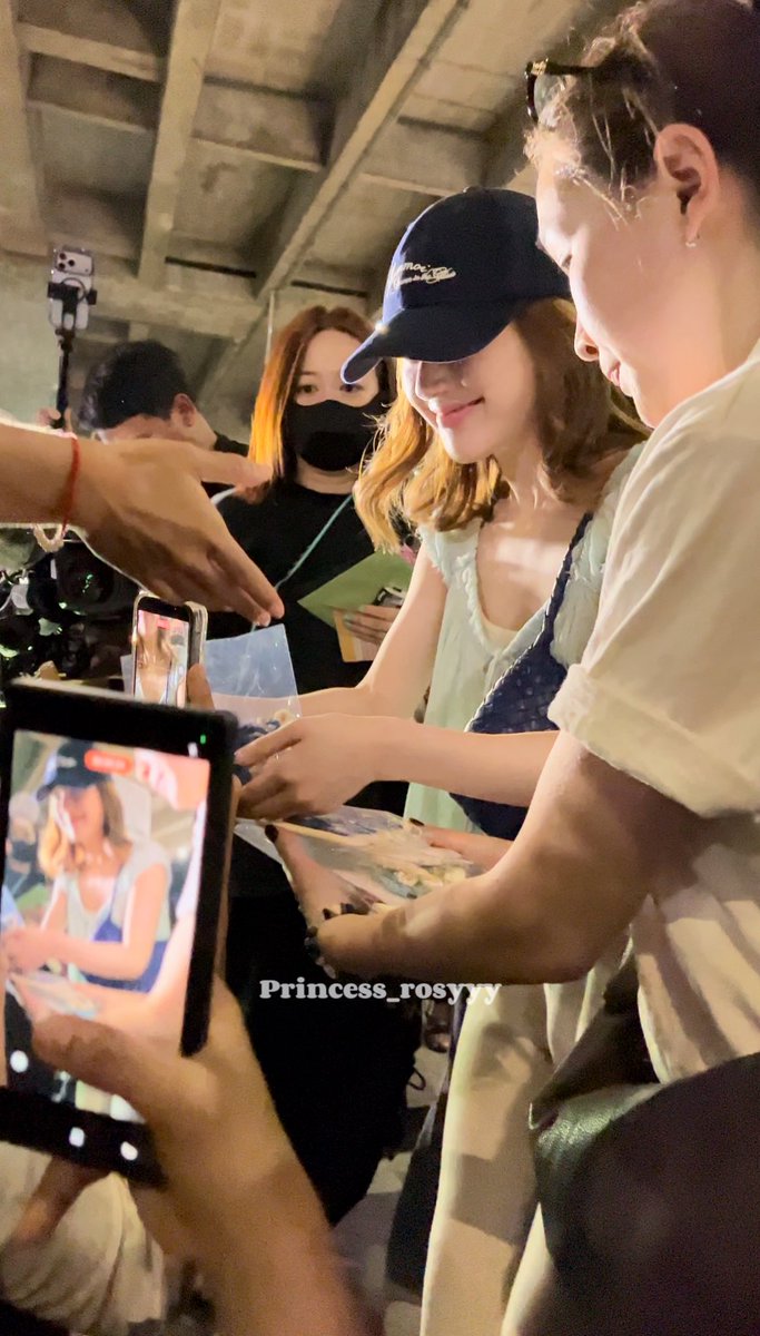 𝙋𝙧𝙞𝙣𝙘𝙚𝙨𝙨 𝗿𝗼𝘀𝗲⋆.ೃ࿐🌹 tweet media