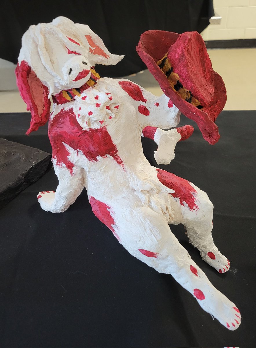 <a href="/SamFennah/">FENNAH</a> Lucy plaster sculpture!
She is meant to sit on the edge of the table, but she was just placed like that
And yes, the hat is separate.