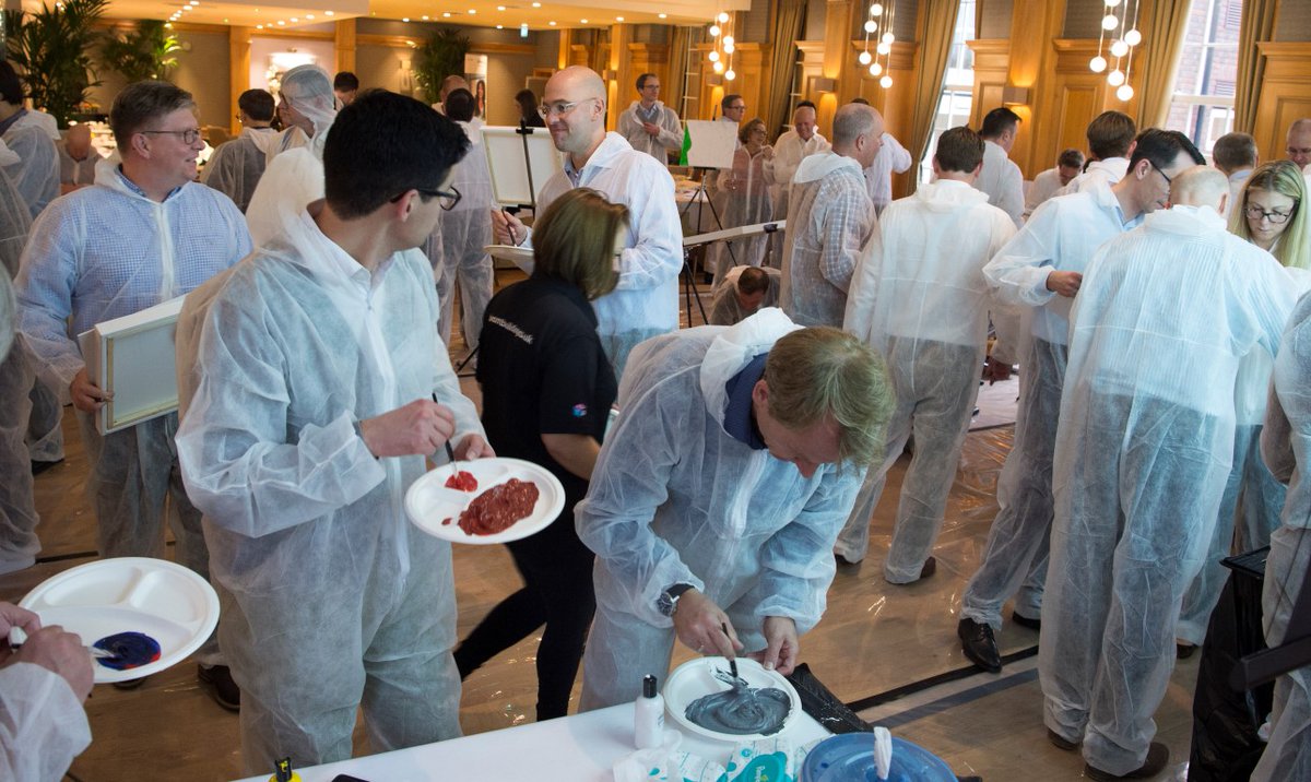 teambuilding_co's tweet image. Not everyone wants to run around — and that’s fine
Creative events give teams the chance to collaborate in a completely different way, with some seriously impressive results by the end.
Turns out… there are some hidden artists in the office.
#CreativeEvents #TeamBuilding #Work