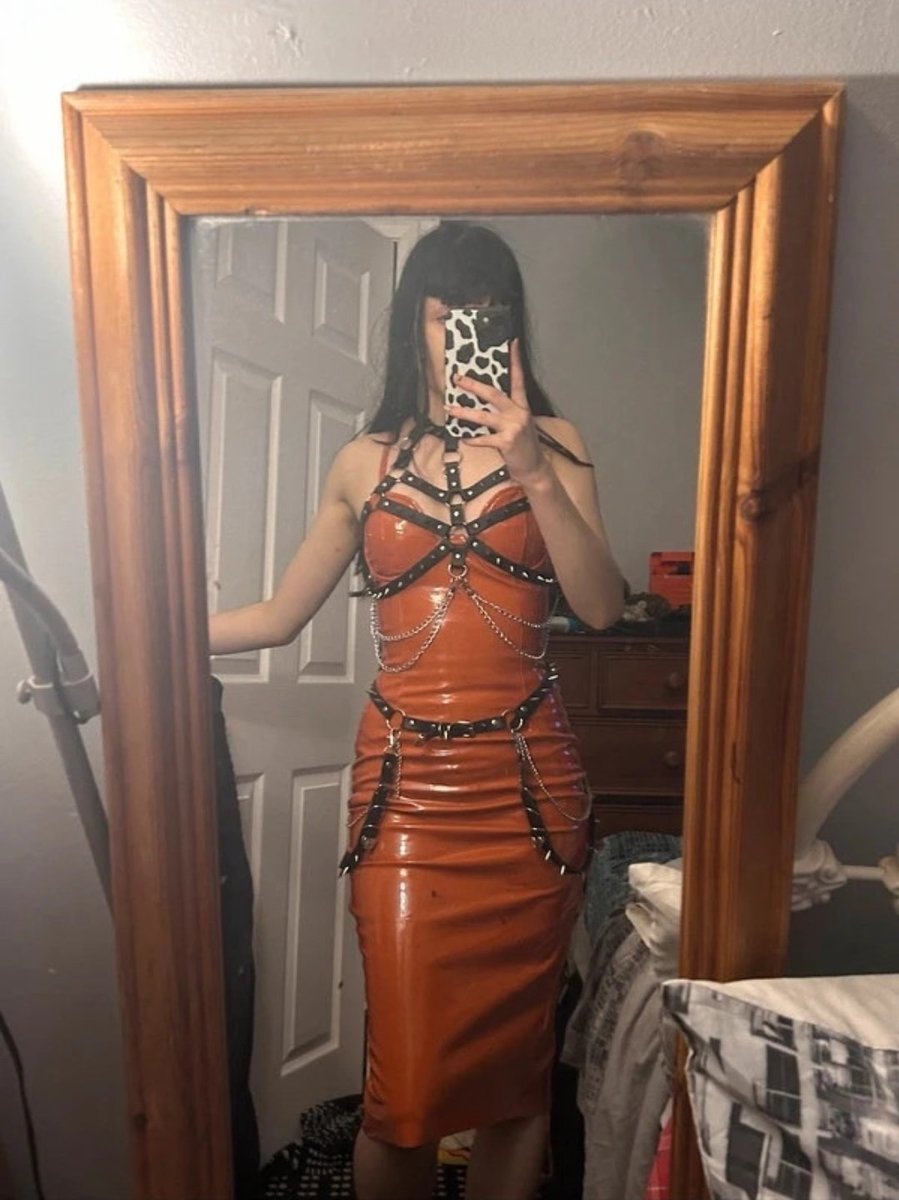 Leather Babes tweet media