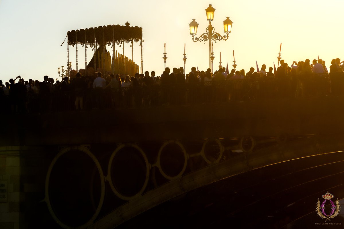 hermandaddelao's tweet photo. Viernes Santo 2026. Una jornada de profunda solemnidad y recogimiento que sigue viva en nuestra memoria y que nos prepara espiritualmente para los próximos días de celebración de nuestra Procesión de impedidos. 

📷 @jaimerfz https://t.co/6P1gkBzU9c