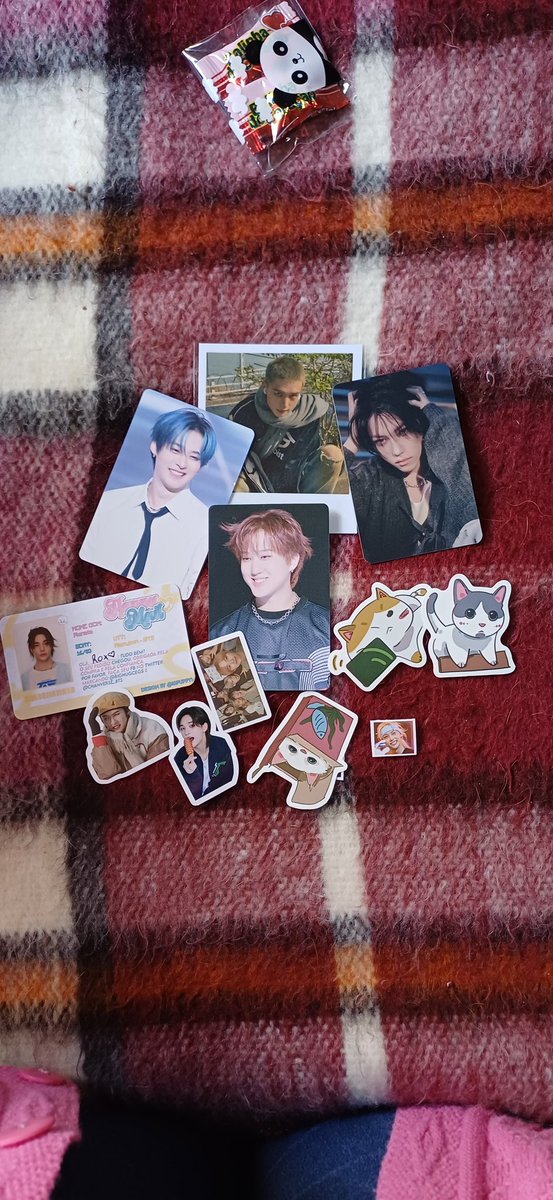 roxyh_btskz's tweet photo. Vim fazer meu FB positivo pra @Bighugcegs e @Chanverse_BTS |
A comunidade é perfeita!
As adms são mto gente boa! Pessoal mto certinho com prazos e bem organizados.
Meus cards chegaram perfeitos, lindos e bem embalados. https://t.co/RdSgr20ZhH