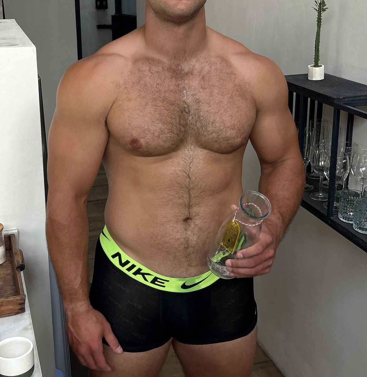 Tall_hunk tweet media
