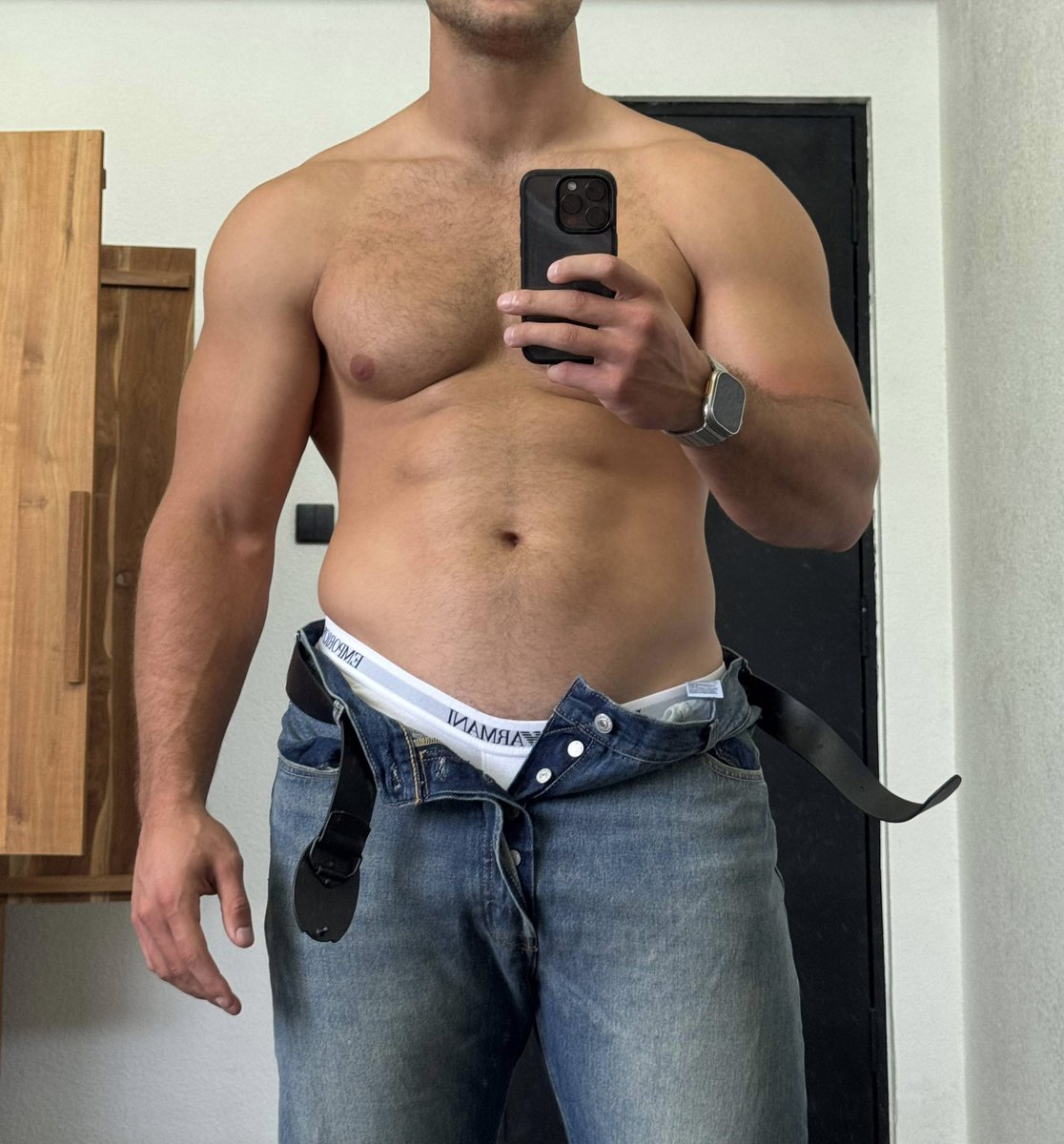 Tall_hunk tweet media