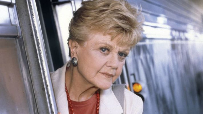 tevekoll's tweet image. Se Angela Lansbury i den amerikanska kriminalserien Mord och inga visor på Sjuan klockan 19:00 tvtab.la/serie/mord-och… #sjuan #brott #drama #mysterium