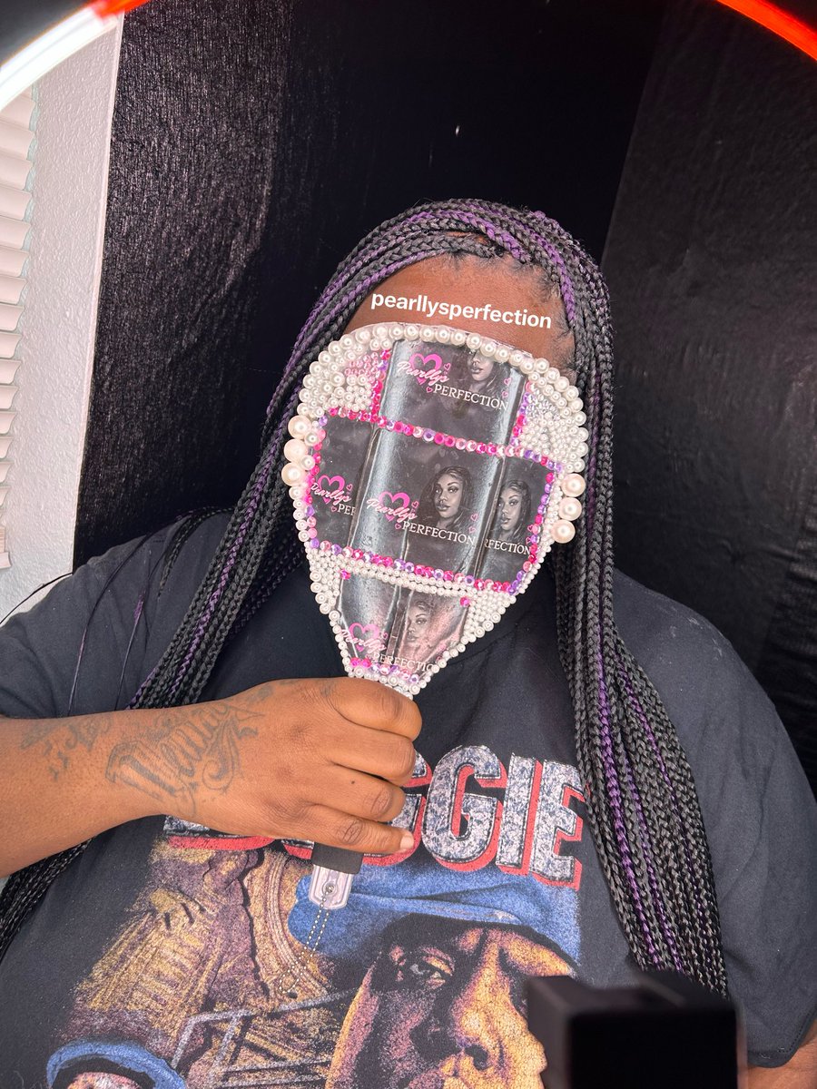 p3arlfecti0n's tweet image. medium knotless 💟 by pearllysperfection follow now to book your next appointment ig: Pearllysperfection #viral #braids #knotless