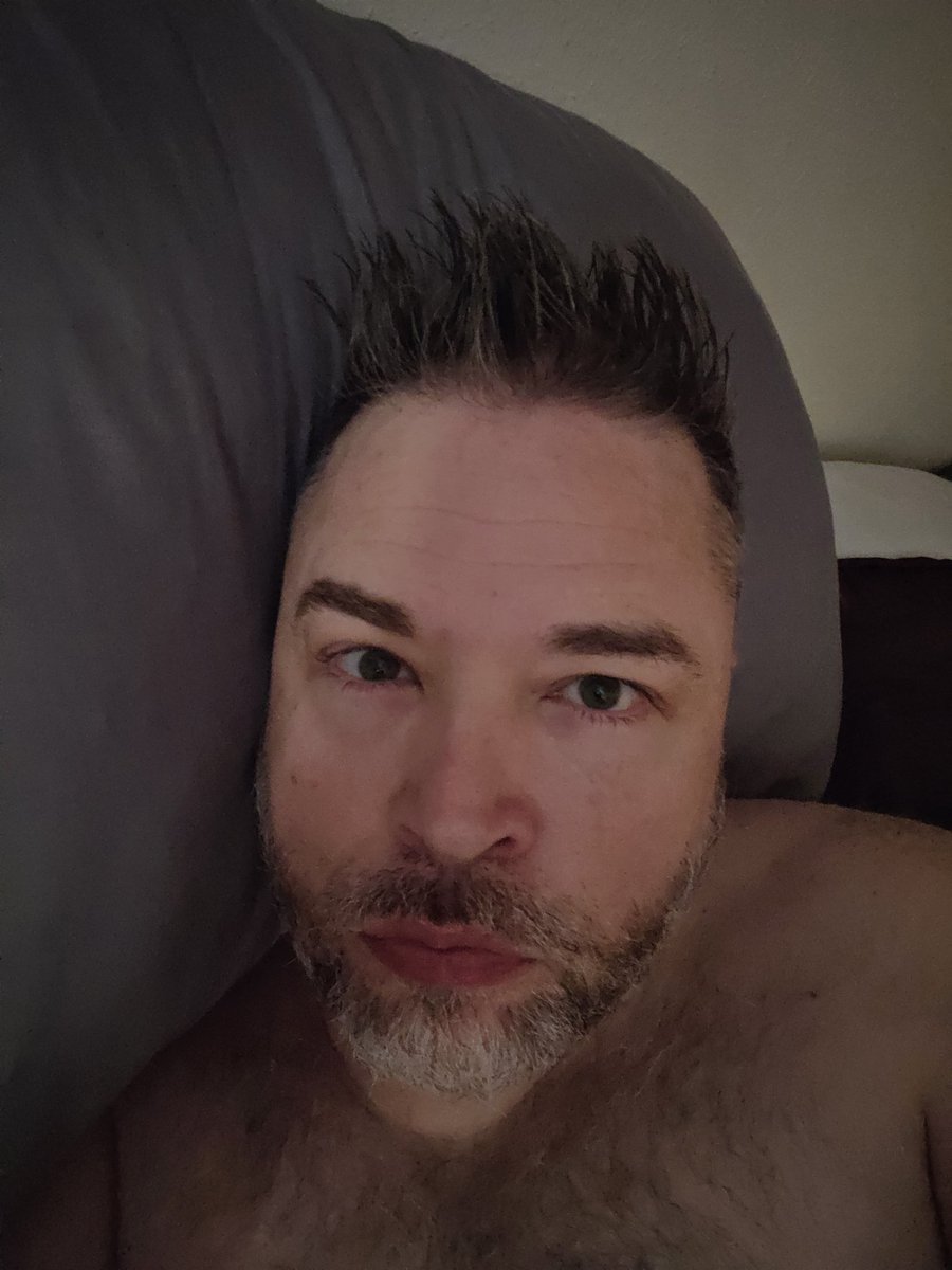 Any Latinos in Houston who 1. Might find me attractive, 2. Likes thick/hairy guys, and may wanna fwb? If so, please dm me.