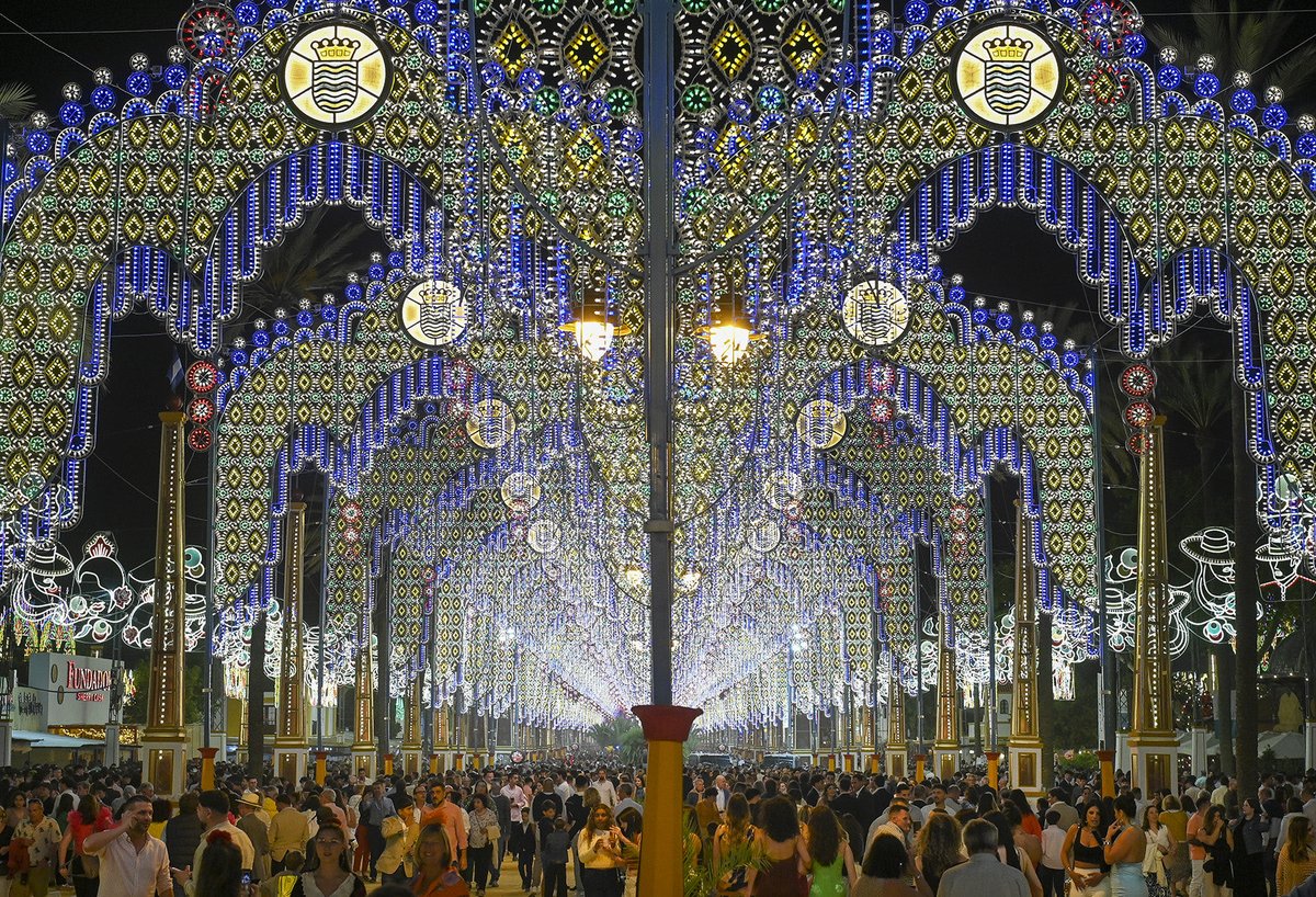 🎡 Se acerca la Feria, y como todos los años haremos un hilo con las casetas de nuestras Hermandades.

Para que a tu Hermandad no le falte nada ni se quede fuera, podeis id pasándonos los precios, actuaciones, etc. 

📩 Por Mensaje Directo.