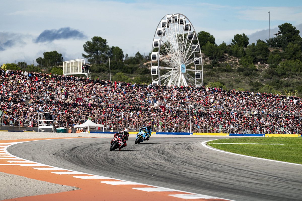 CircuitValencia's tweet photo. Menos de 7️⃣ meses para la gran traca final del Mundial de @MotoGP 2026 🏍️🧨
🎟️ Hazte con tus entradas para el #ValenciaGP en la página web oficial del Circuit Ricardo Tormo
🙌 ¡Os esperamos del 27 al 29 noviembre en el Gran Premio Motul de la Comunitat Valenciana 2026! https://t.co/rjVvawZlTq