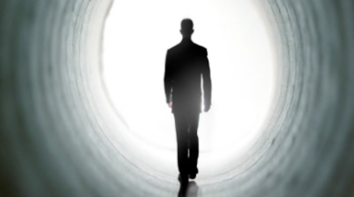 PublinewsGT's tweet image. ¡Miedo! Una médium asegura que existe el más allá y describe el “otro lado” 
#Paranormal #Viral #Médium #PublimetroSV 

publimetro.sv/entretenimient…