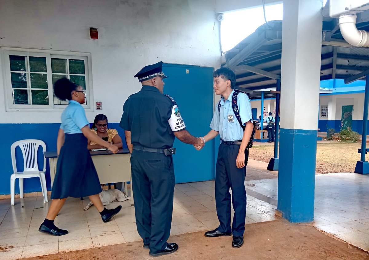 policiadepanama's tweet image. #ZPArraiján | Dictamos charlas preventivas en varios centros escolares del distrito con los programas #DARE y #GREAT. #TuPolicíaAmiga