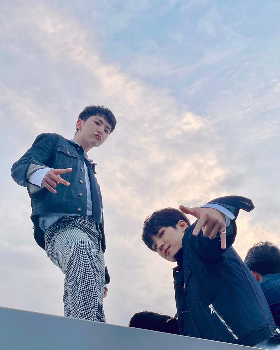 럽🐱🐯 tweet media